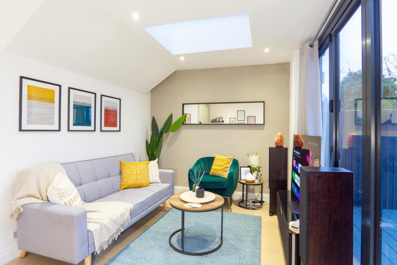 A Beautiful One Bedroom Flat With Garden & Parking Mill Hill Eksteriør bilde
