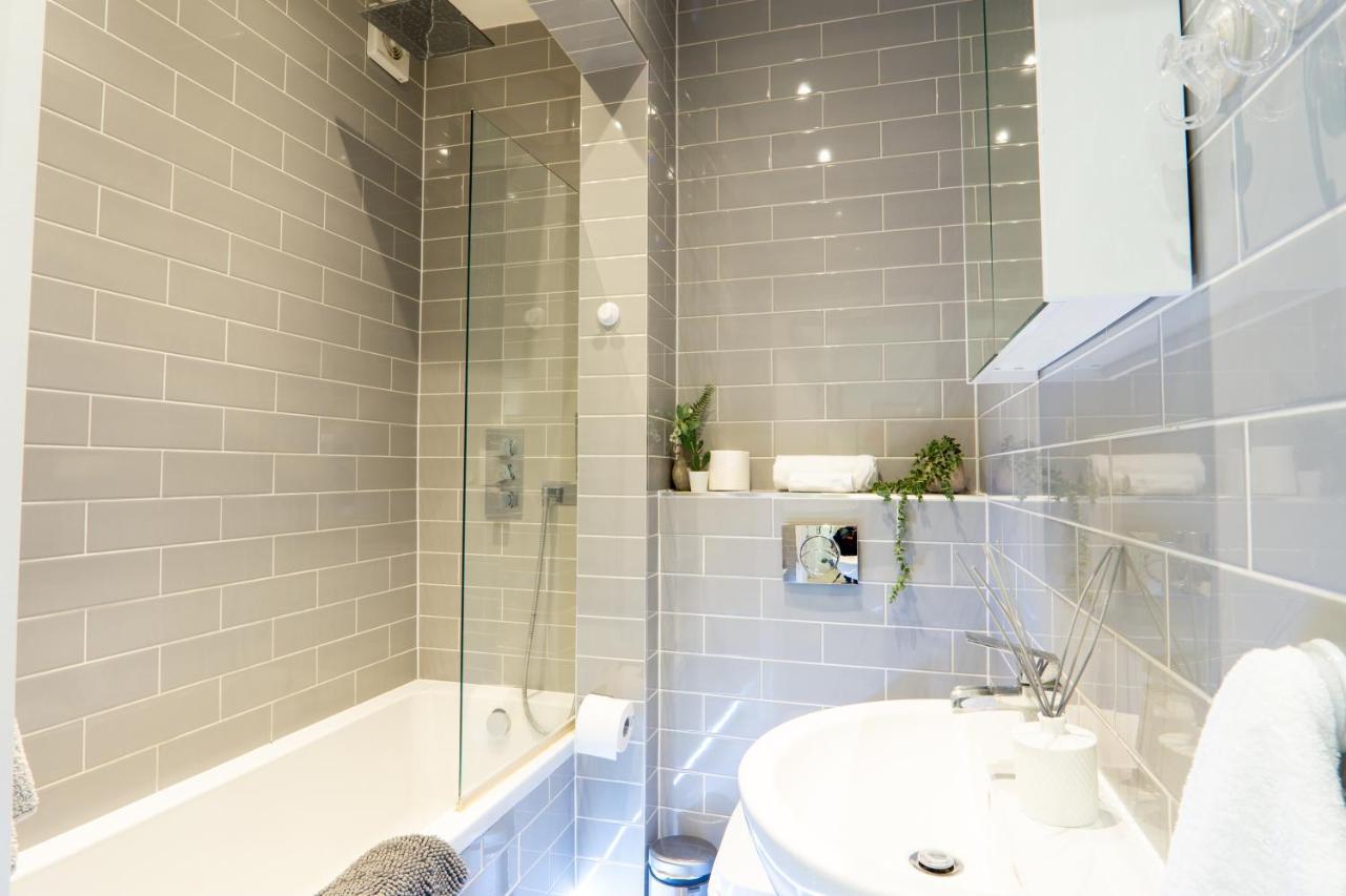 A Beautiful One Bedroom Flat With Garden & Parking Mill Hill Eksteriør bilde